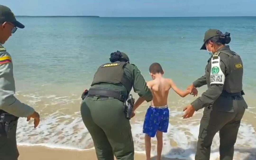 Policía hace posible el sueño de un niño: Conocer el mar