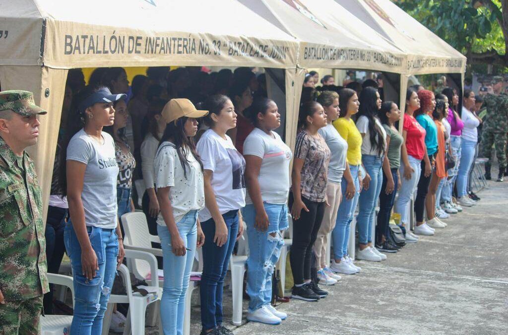 Más de 100 mujeres se presentaron en Montería para incorporarse al Ejército Nacional