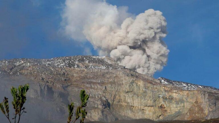 VOLCAN NEVADO DEL RUIZ